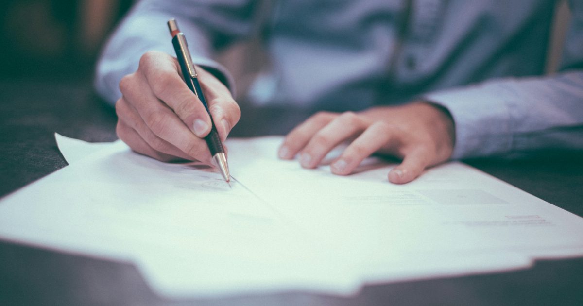 Compromis de vente : définition, délais et obligations pour l&rsquo;acheteur