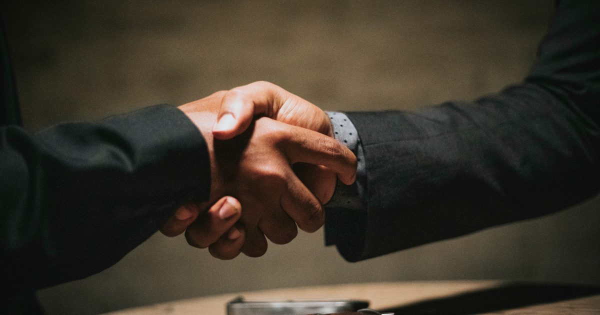 Pourcentage d&rsquo;un agent immobilier : combien touche-t-il vraiment sur une vente ?