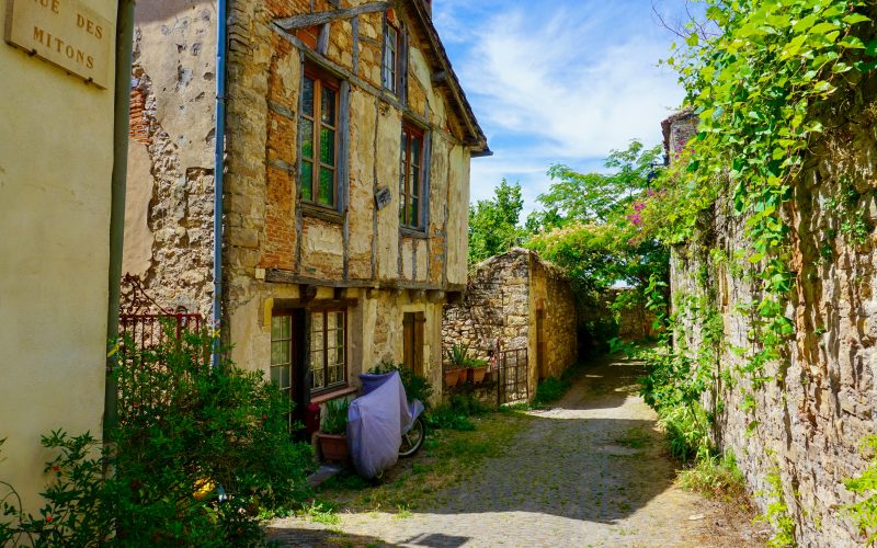 Clôture mitoyenne et limite de propriété foncière